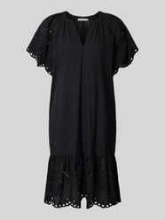 Sukienka mini w kroju relaxed fit z kwiatowym haftem angielskim od Christian Berg Woman Selection - 45