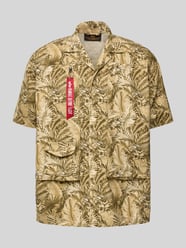 Relaxed Fit Freizeithemd mit Pattentasche Modell 'Honolulu' von Alpha Industries Beige - 36