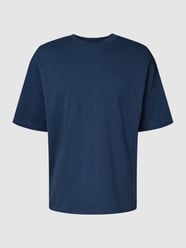 T-shirt o kroju oversized z okrągłym dekoltem od REVIEW Niebieski - 48