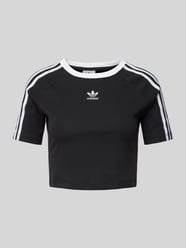 Cropped T-Shirt mit Label-Print von adidas Originals Schwarz - 15