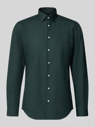 Koszula o kroju slim fit biznes z kołnierzykiem typu kent od Jake*s - 4