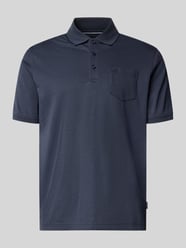 Koszulka polo o kroju regular fit z brustaszą i wyhaftowanym logo od bugatti - 8
