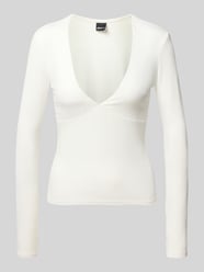Longsleeve aus Viskose-Elasthan-Mix mit V-Ausschnitt von Gina Tricot - 17