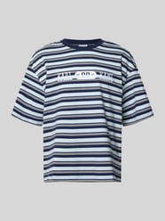 T-shirt w kroju regular fit z haftowanym logo od Karl Kani - 32