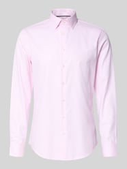 Koszula o kroju slim fit biznes z kołnierzykiem typu kent od Jake*s - 46
