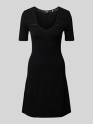 Knielanges Kleid mit V-Ausschnitt Modell 'Fuart' von BOSS Orange - 4