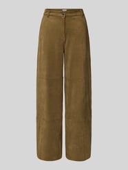 Hose in Leder-Optik mit Teilungsnähten von Jake*s Collection - 45