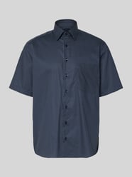 Koszula o kroju comfort fit biznes z kołnierzykiem typu kent od ETERNA - 2