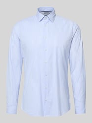 Slim Fit Businesshemd mit Kentkragen von Jake*s - 24