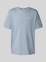 T-shirt z wyhaftowanymi logo i okrągłym dekoltem od CHAMPION - 12