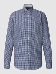 Koszula biznesowa o kroju slim fit, ze wzorem w kratkę vichy, model ‘TONAL’ od Tommy Hilfiger Tailored Niebieski - 21