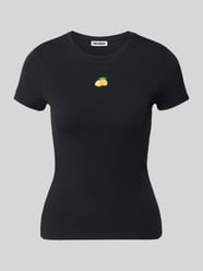 t-shirt o kroju slim fit z wyhaftowanym motywem od REVIEW - 5