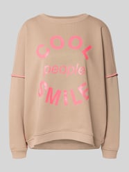 Relaxed Fit Sweatshirt mit Rundhalsausschnitt von miss goodlife Beige - 18