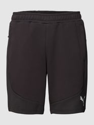 Szorty z dzianiny dresowej z nadrukiem z logo model ‘EVOSTRIPE’ od PUMA PERFORMANCE Czarny - 28
