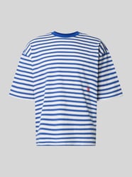 Oversized T-shirt z Wyhaftowane logo od REVIEW - 5
