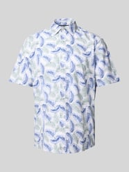 Koszula biznesowa o kroju casual fit z kołnierzykiem typu kent od Jake*s - 48