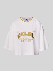 t-shirt o krótkim kroju z tylnym nadrukiem z logo od Karo Kauer - 11
