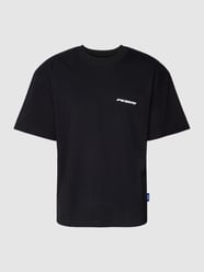T-Shirt mit Label-Print Modell 'Plágia' von PEQUS Schwarz - 12