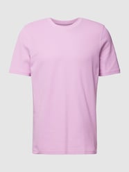 T-shirt o kroju regular fit z bawełny od MCNEAL Różowy - 27