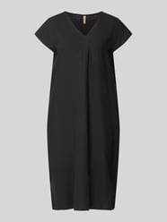 Knielanges Leinenkleid mit V-Ausschnitt Modell 'Ina' von Soyaconcept - 5