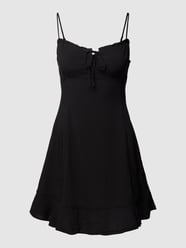 Minikleid aus Viskose mit Allover-Muster von REVIEW Schwarz - 25