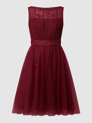 Cocktailkleid aus Mesh und Spitze von Luxuar Bordeaux - 40