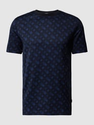 T-Shirt mit Allover-Label-Muster Modell 'Tiburt' von BOSS Blau - 12