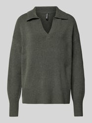 Sweter z dzianiny o kroju regular fit z dodatkiem wełny, model „MALOU” od PIECES - 37