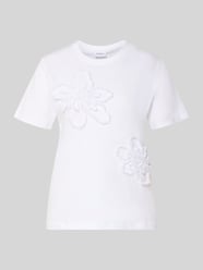 T-shirt o kroju regular fit z falbankami od COMMA - 26