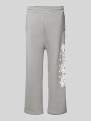 Straight Leg Sweatpants mit Label-Print Modell 'Three Ring' von Low Lights Studios - 4