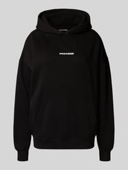 Bluza o kroju oversized z kapturem i wyhaftowanym logo model ‘Clarita’ od PEGADOR - 22