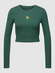 Cropped Longsleeve mit Motiv-Stitching Modell 'Mia' von Only - 27