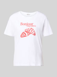 t-shirt z nadrukiem z motywem model 'SOBBE' od b.young - 4