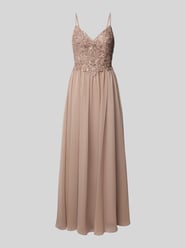 Abendkleid mit V-Ausschnitt von Laona Beige - 8