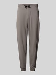 Relaxed fit sweatpants met gestileerde opening van Christian Berg Men Grijs / zwart - 24