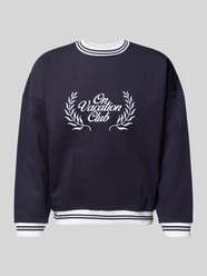 Sweatshirt mit Label-Print Modell 'Laurel' von On Vacation Blau - 25