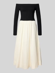 Cocktailjurk met carmenhals, model 'Savannah' van Forever New - 16