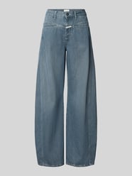 Jeansy o kroju barrel fit z detalem z logo model 'TORI-X' od Closed - 2
