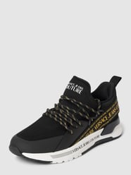 Sneakersy z detalami z logo model ‘FONDO DYNAMIC’ od Versace Jeans Couture Czarny - 36