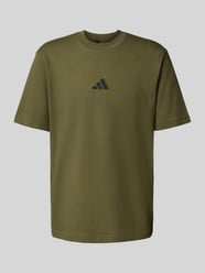 T-shirt z wyhaftowanym logo i okrągłym dekoltem od ADIDAS SPORTSWEAR - 38