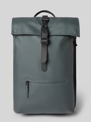 Rucksack mit Karabinerverschluss Modell 'Rolltop' von Rains - 13