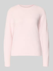 Sweter z dzianiny o kroju regular fit z dekoltem okrągłym model „DOFFY” od VERO MODA Fuksjowy - 26