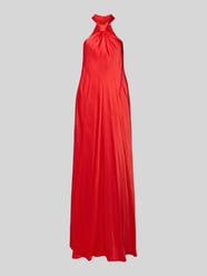Maxi-jurk met halter, knoopdetail, model 'Huppsala' van Essentiel Antwerp - 6