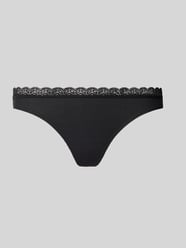 String aus Modal-Mix mit Spitzenbesatz von Jake*s Casual - 15