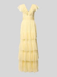 Sukienka maxi z dekoltem w serek i paskiem w talii od Lace & Beads - 24