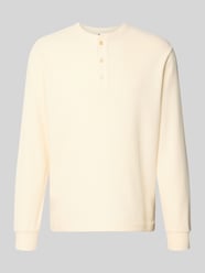 Sweter o kroju regular fit z listwą guzikową model ‘Kilano’ od DRYKORN - 9