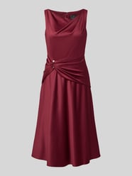 Cocktailkleid aus Satin mit Raffungen von Adrianna Papell - 41