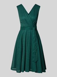 Knielanges Kleid in Wickel-Optik von Apricot - 32