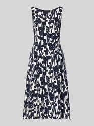 Knielange cocktailjurk met all-over motief van Vera Mont - 14