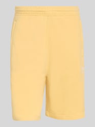 Szorty dresowe o kroju regular fit z elastycznym pasem od adidas Originals - 48